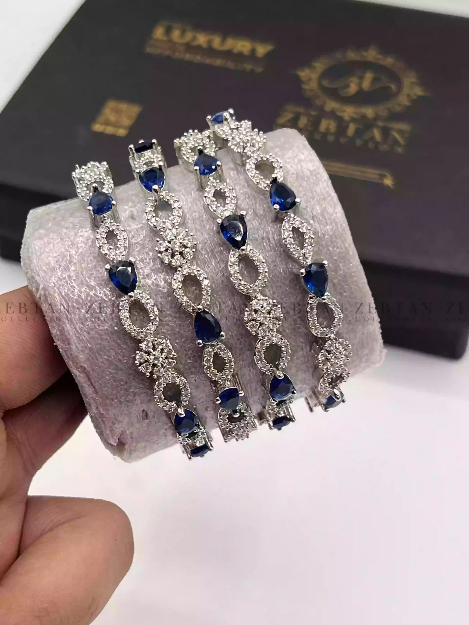 American diamond 4pcs bangle set