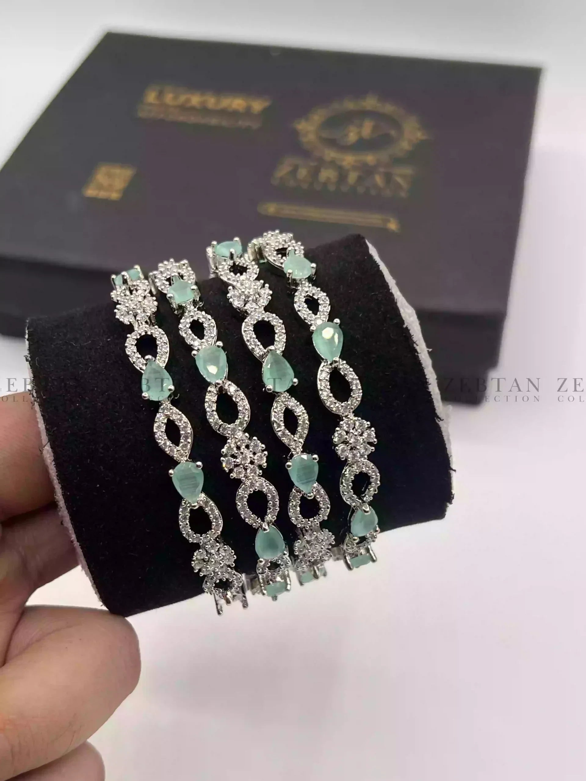 American diamond 4pcs bangle set
