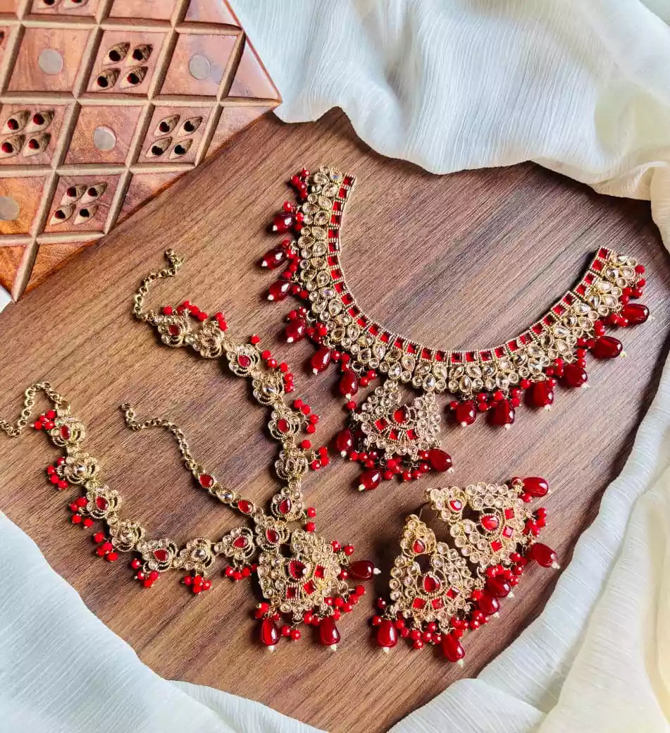 Bridal necklace set with maatha patti
