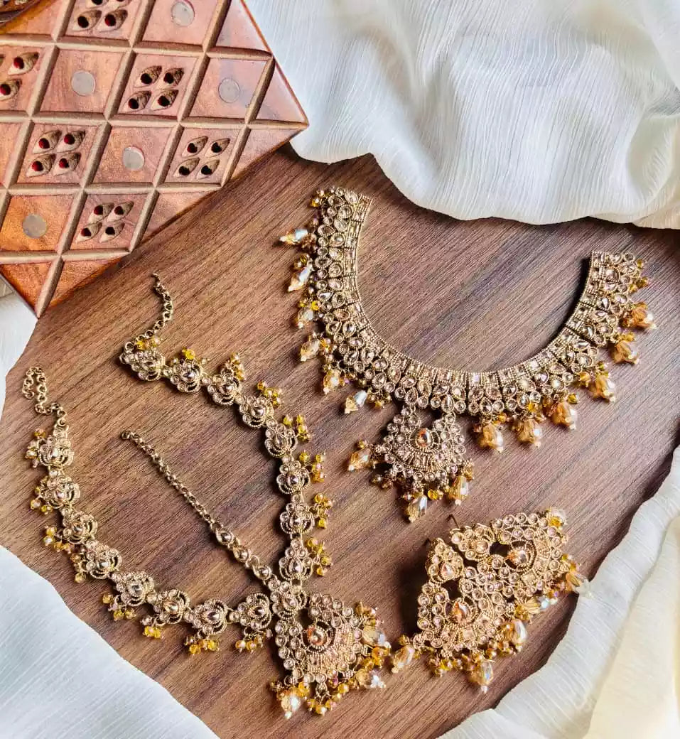 Bridal necklace set with maatha patti