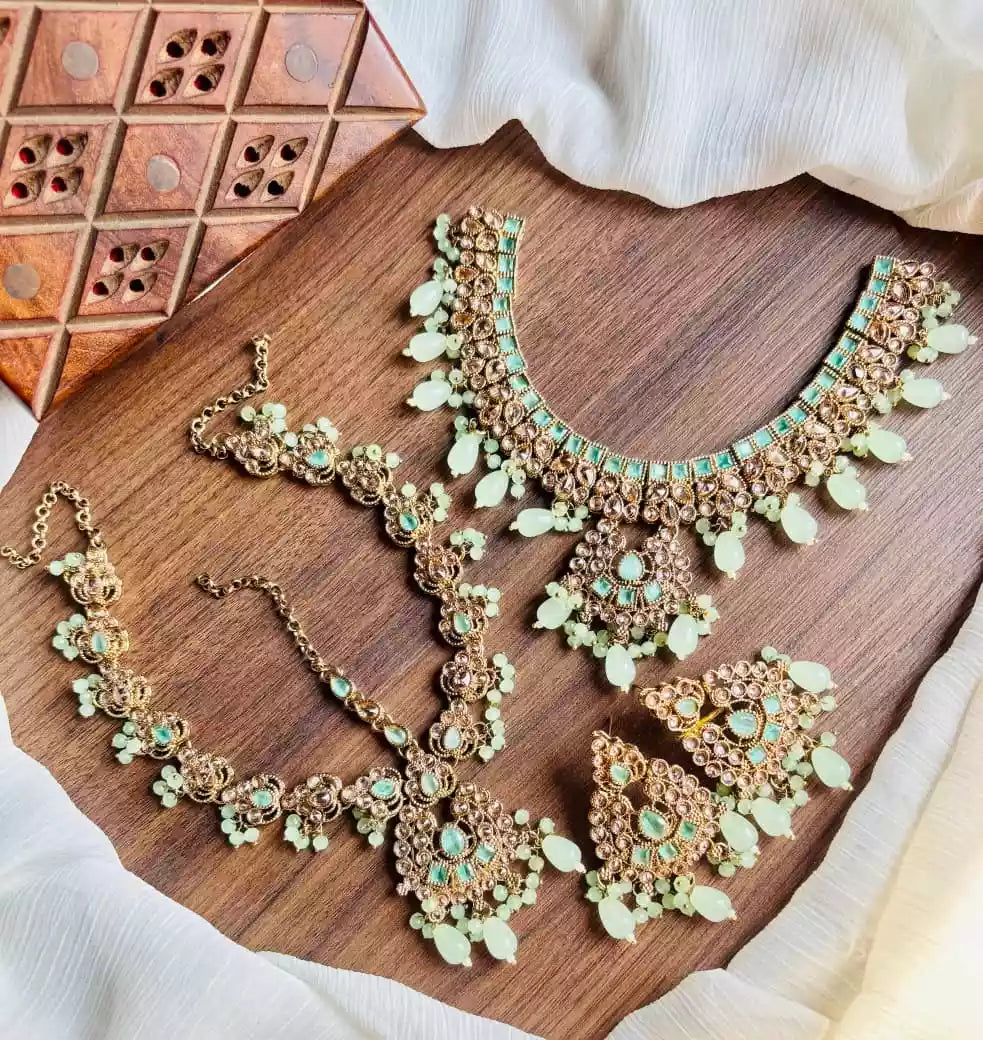 Bridal necklace set with maatha patti