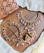 Bridal necklace set with maatha patti