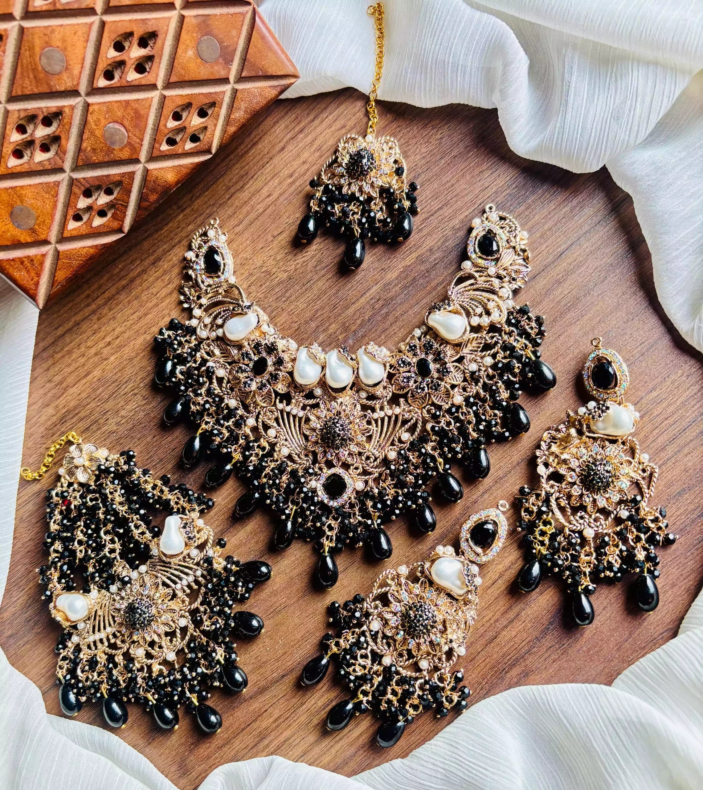 MOP bridal set