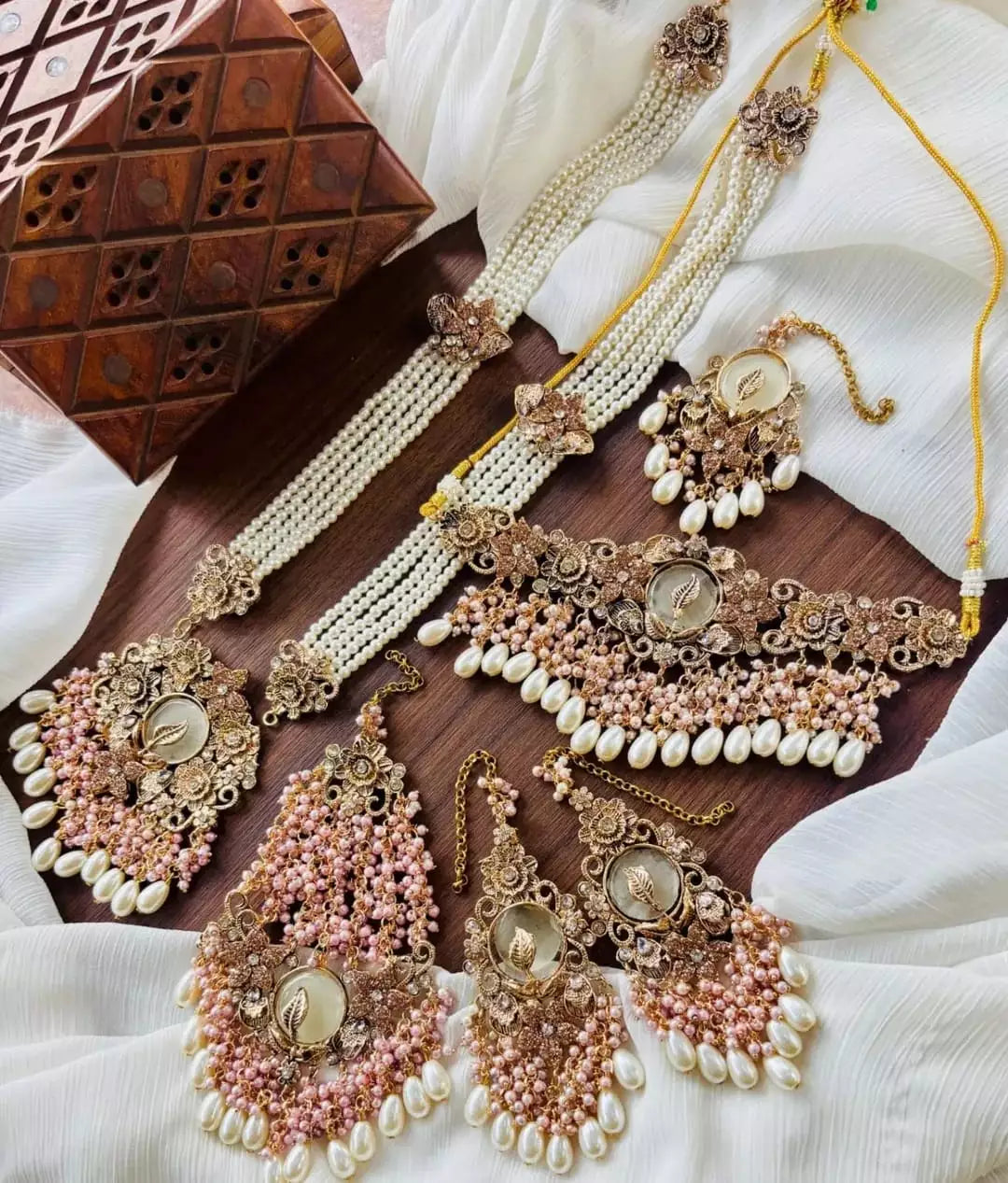 Handmade heavy bridal set