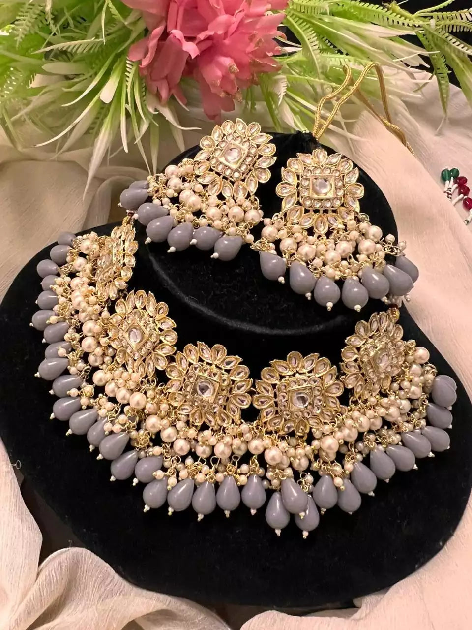 Dabbi kundan choker set Main image