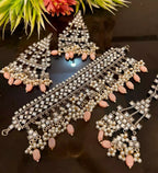 Kundan choker set with teeka