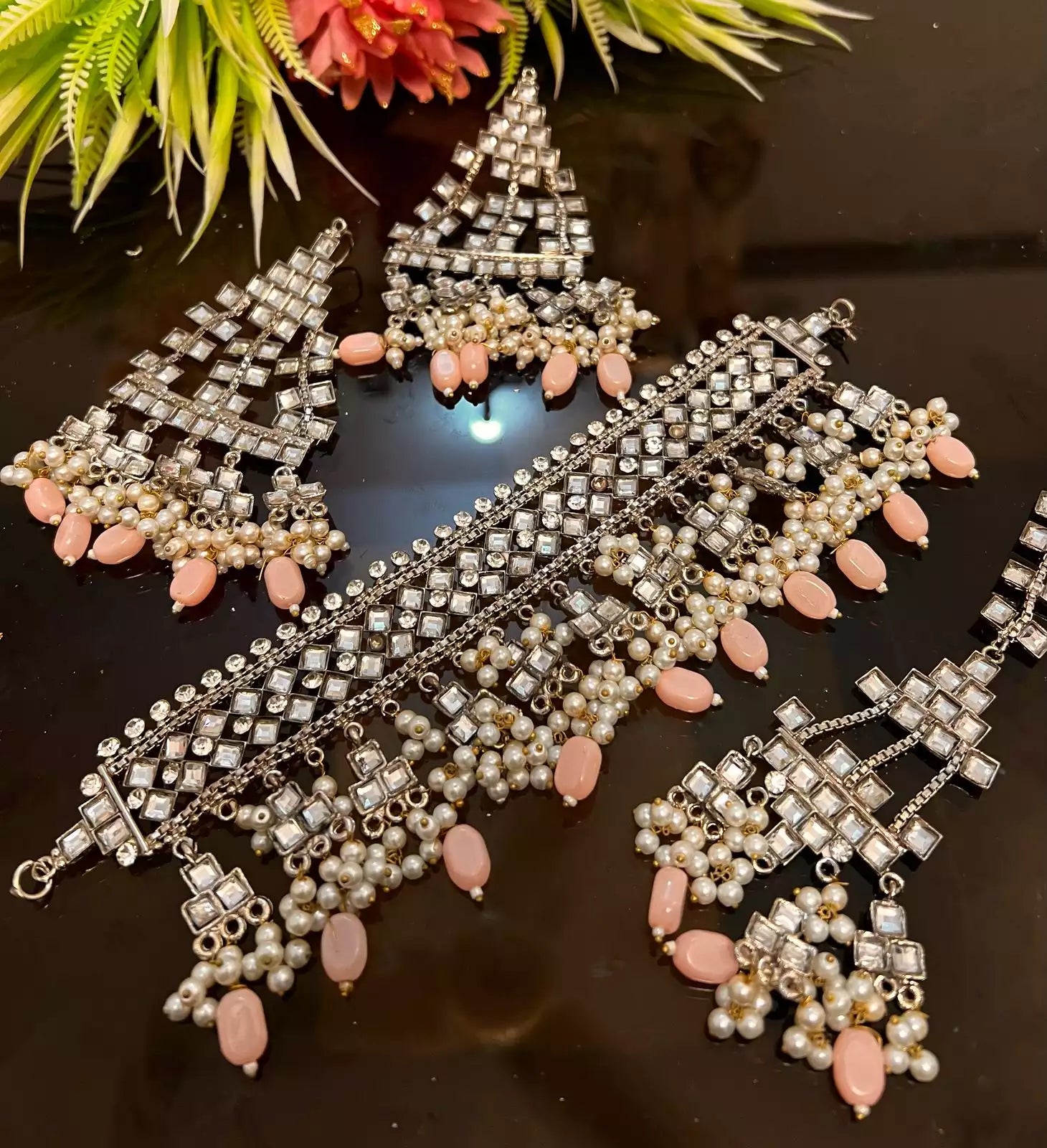 Kundan choker set with teeka