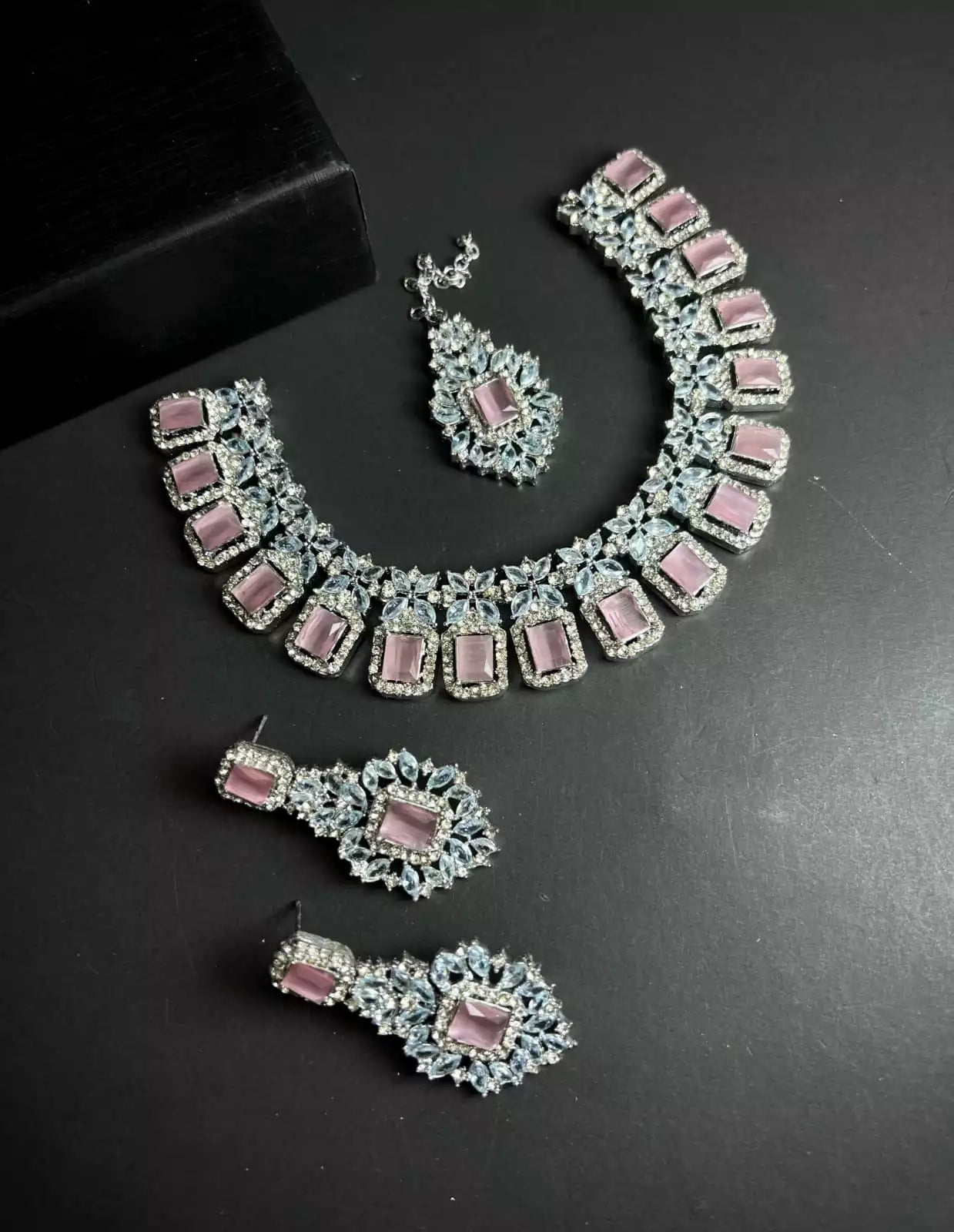 Pure zircon necklace set Main image