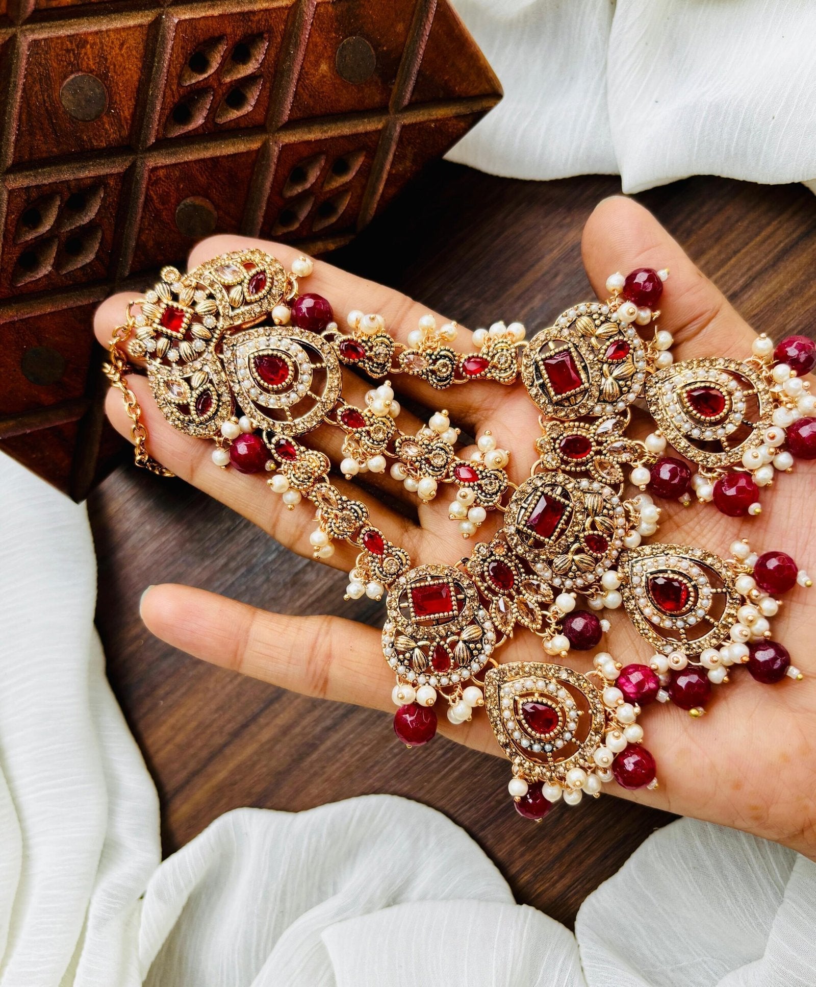 Indian Jhumar Main image