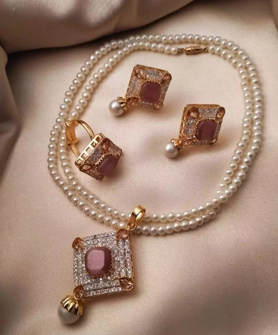 Egyptian pendant set with ring