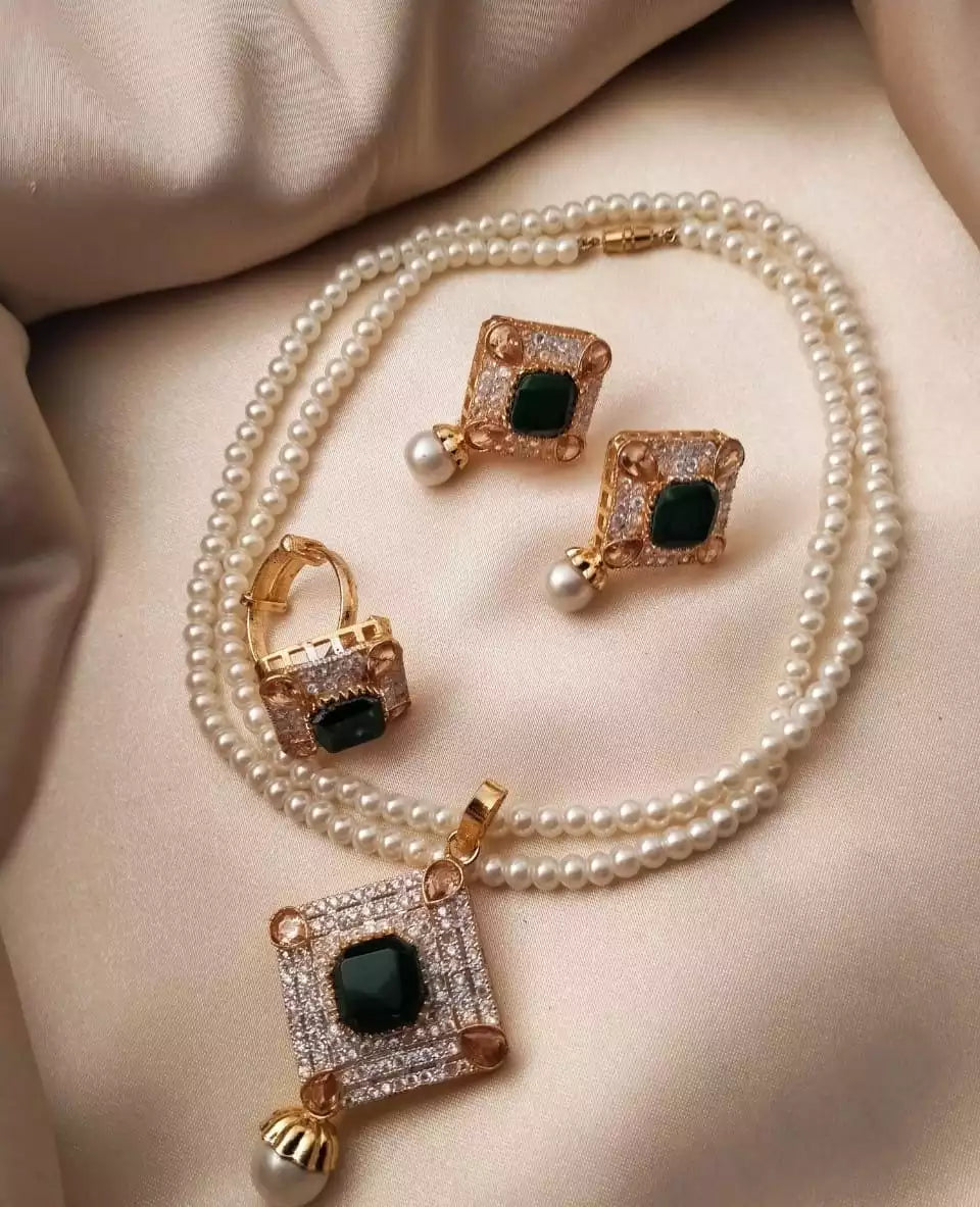 Egyptian pendant set with ring