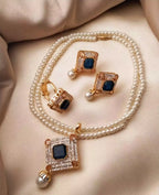 Egyptian pendant set with ring