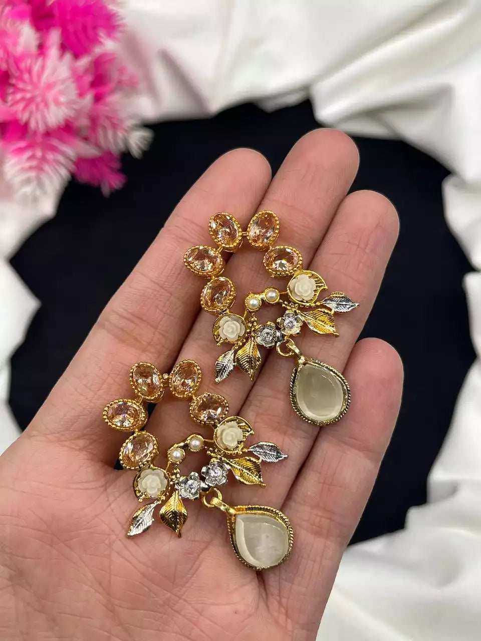 Elegant Earrings Main image