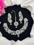 Zircon necklace set with teeka