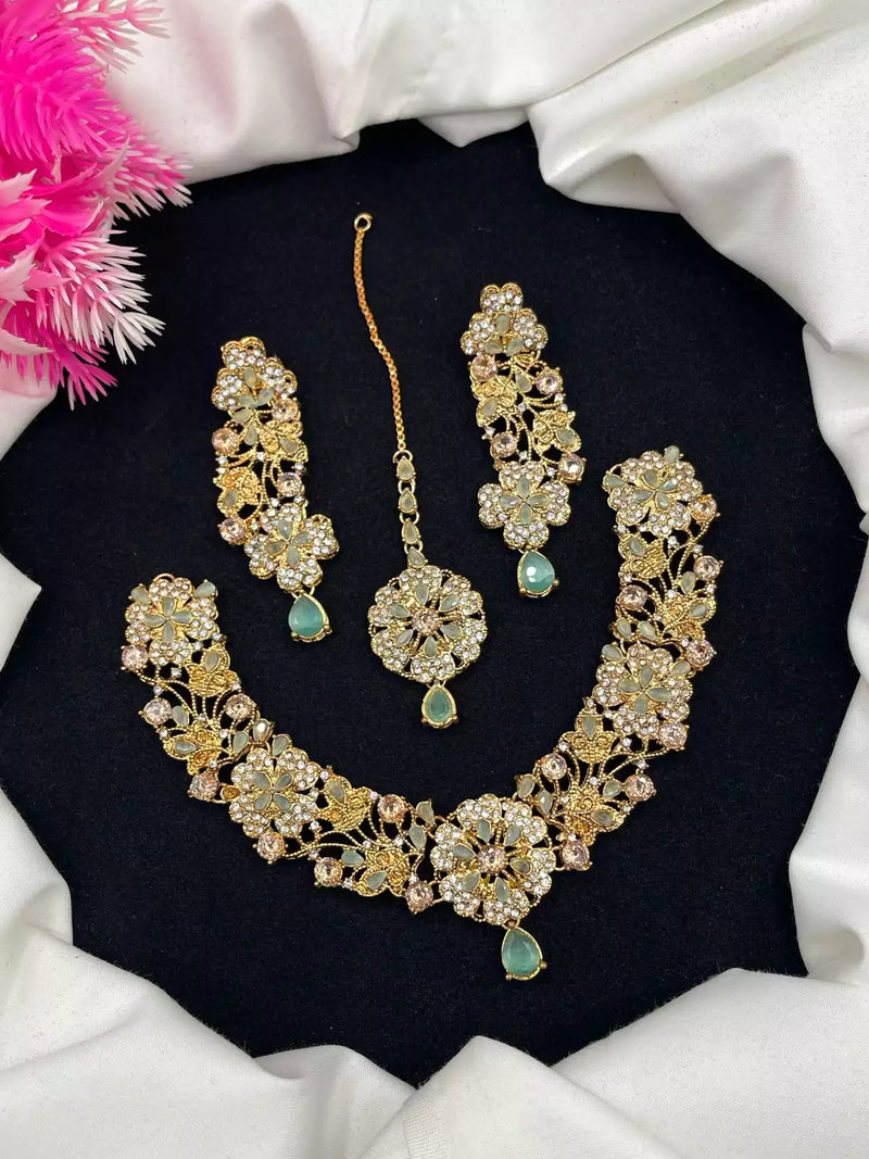 Zircon necklace set with teeka