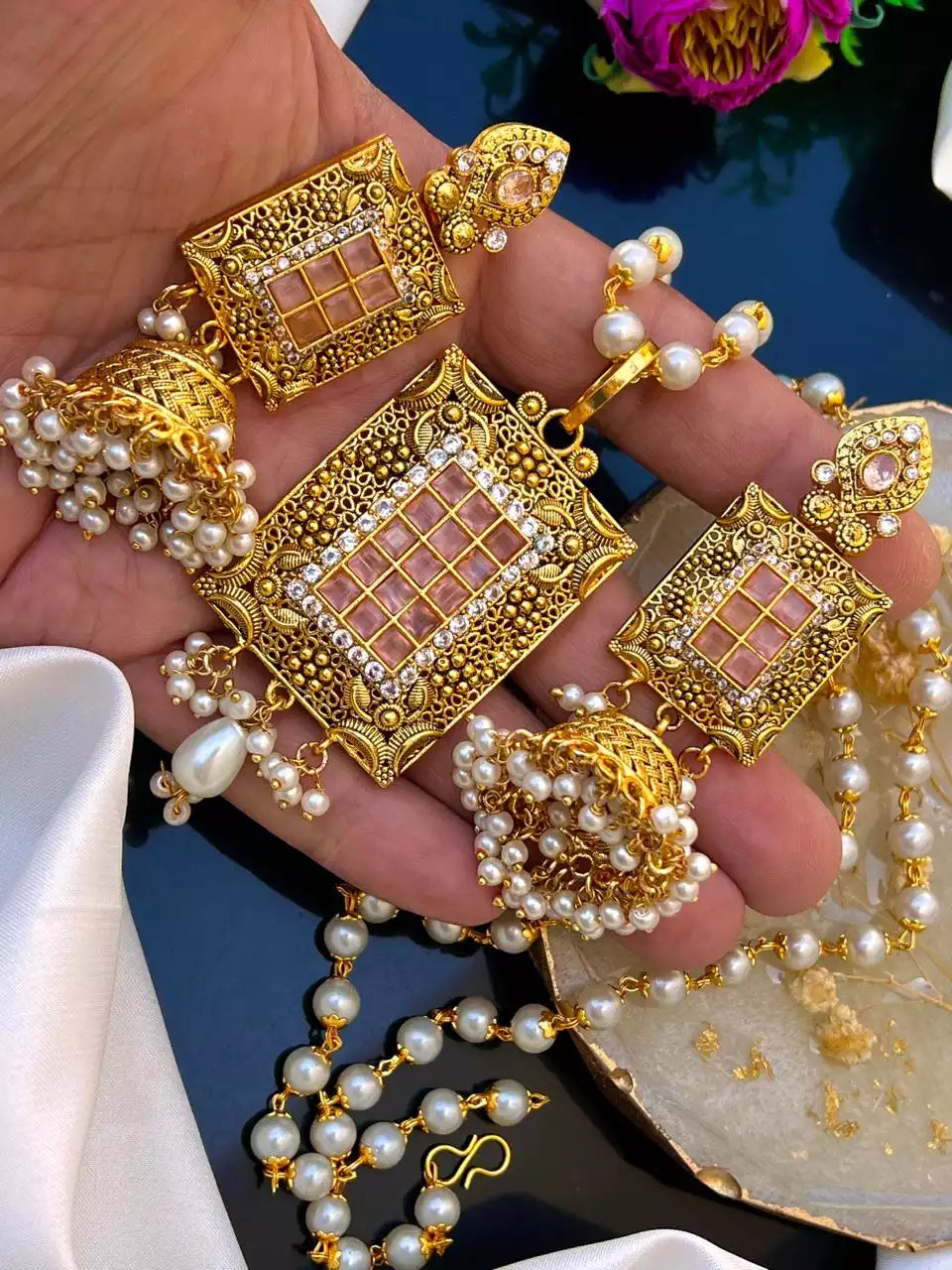 Egyptian pendant set
