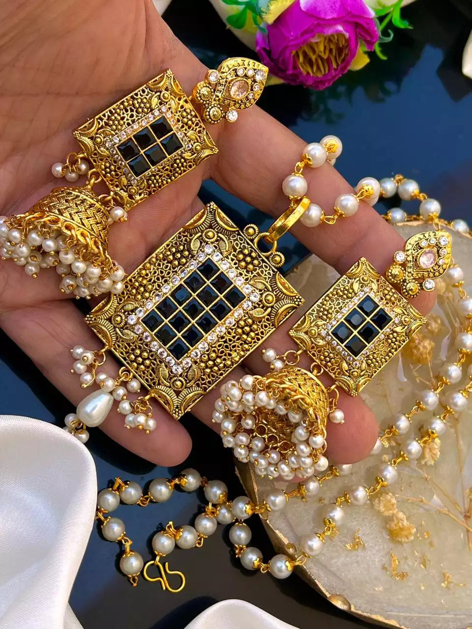 Egyptian pendant set
