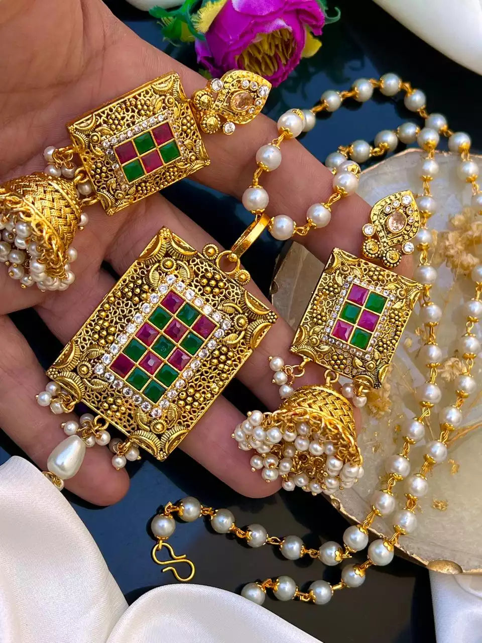 Egyptian pendant set