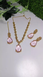 Zircon necklace set with teeka