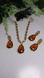 Zircon necklace set with teeka