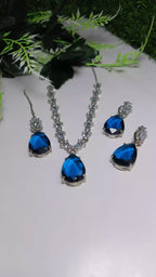 Zircon necklace set with teeka