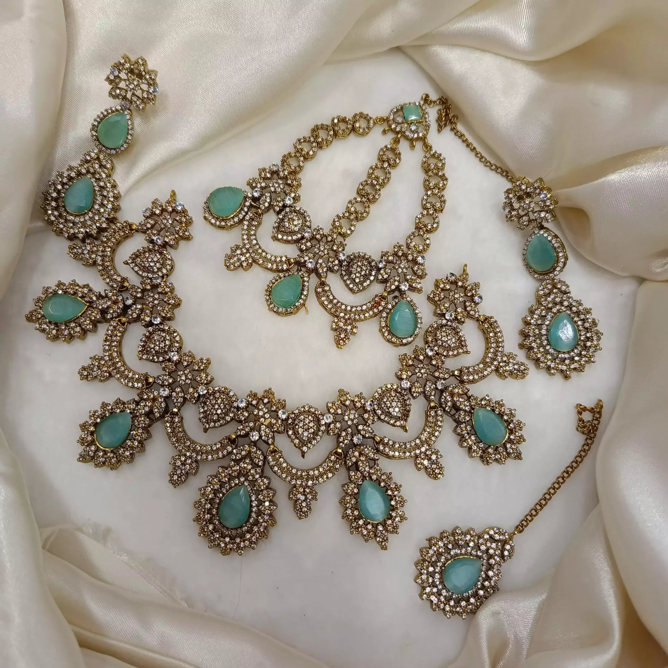 High quality bridal set with jhumar