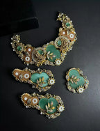 Designer choker set with teeka
