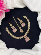 Zircon necklace set with teeka