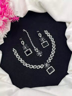 Zircon necklace set with teeka