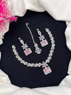 Zircon necklace set with teeka