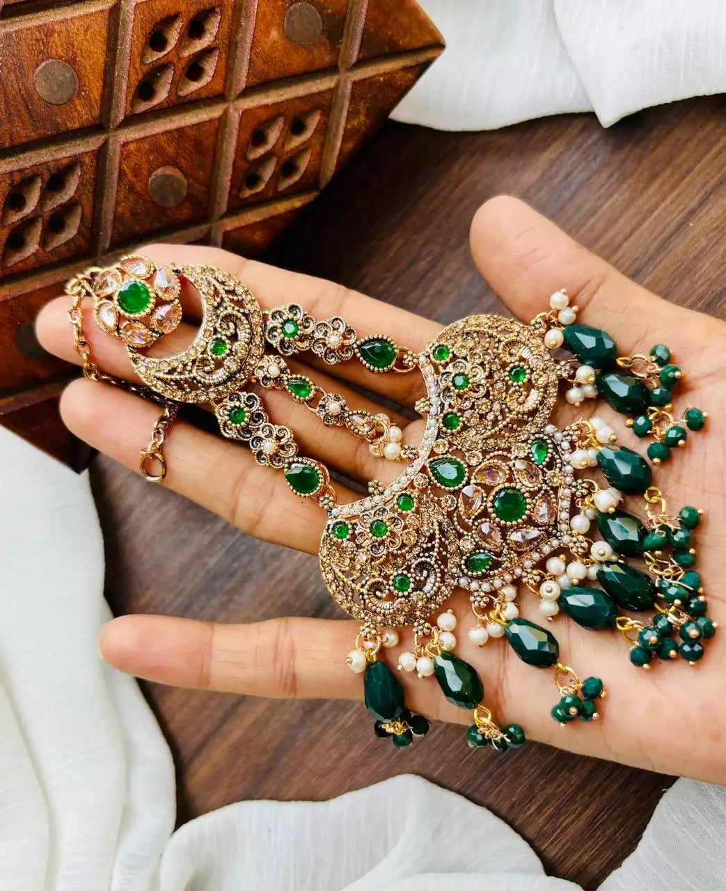 Zircon jhumar