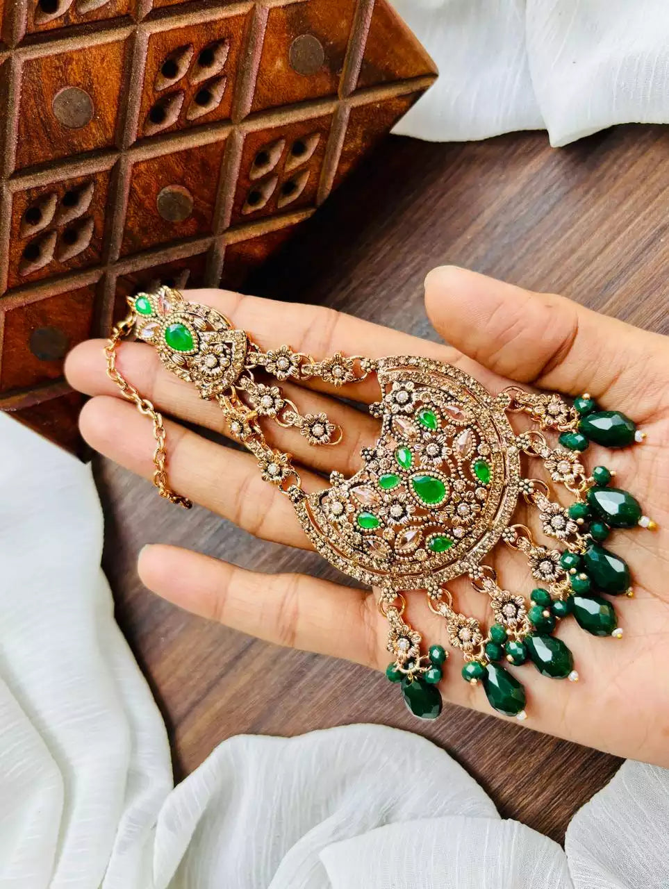 Zircon jhumar