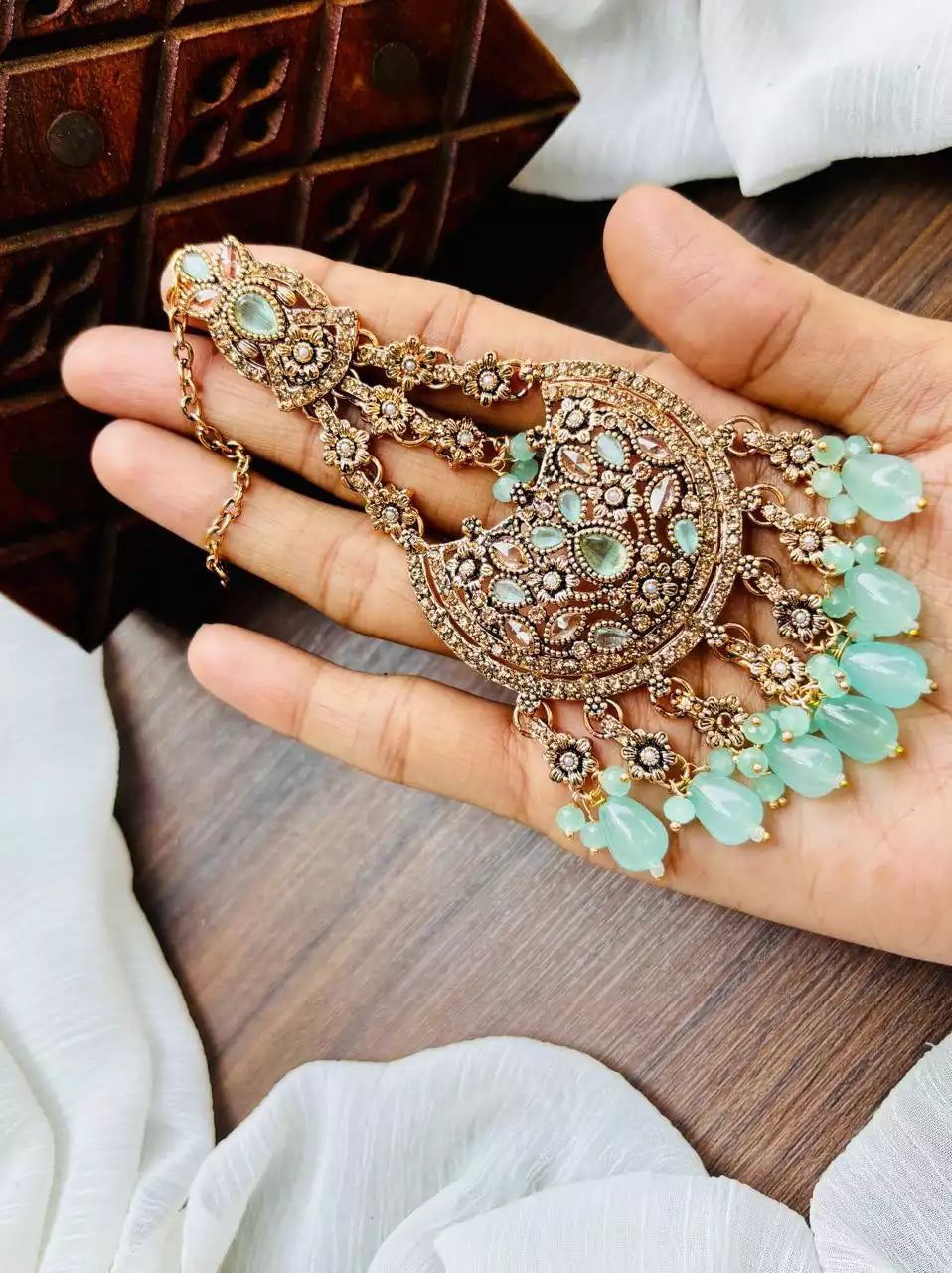 Zircon jhumar
