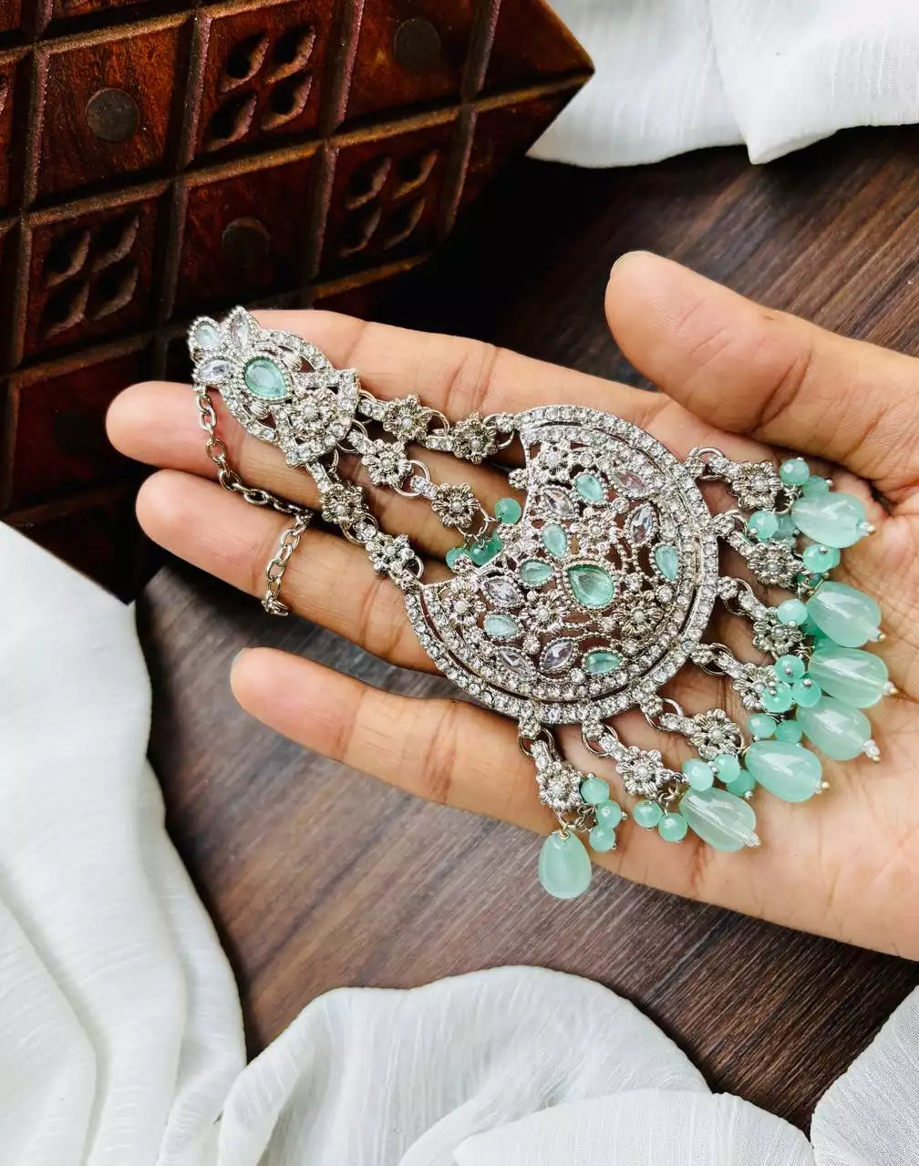 Zircon jhumar