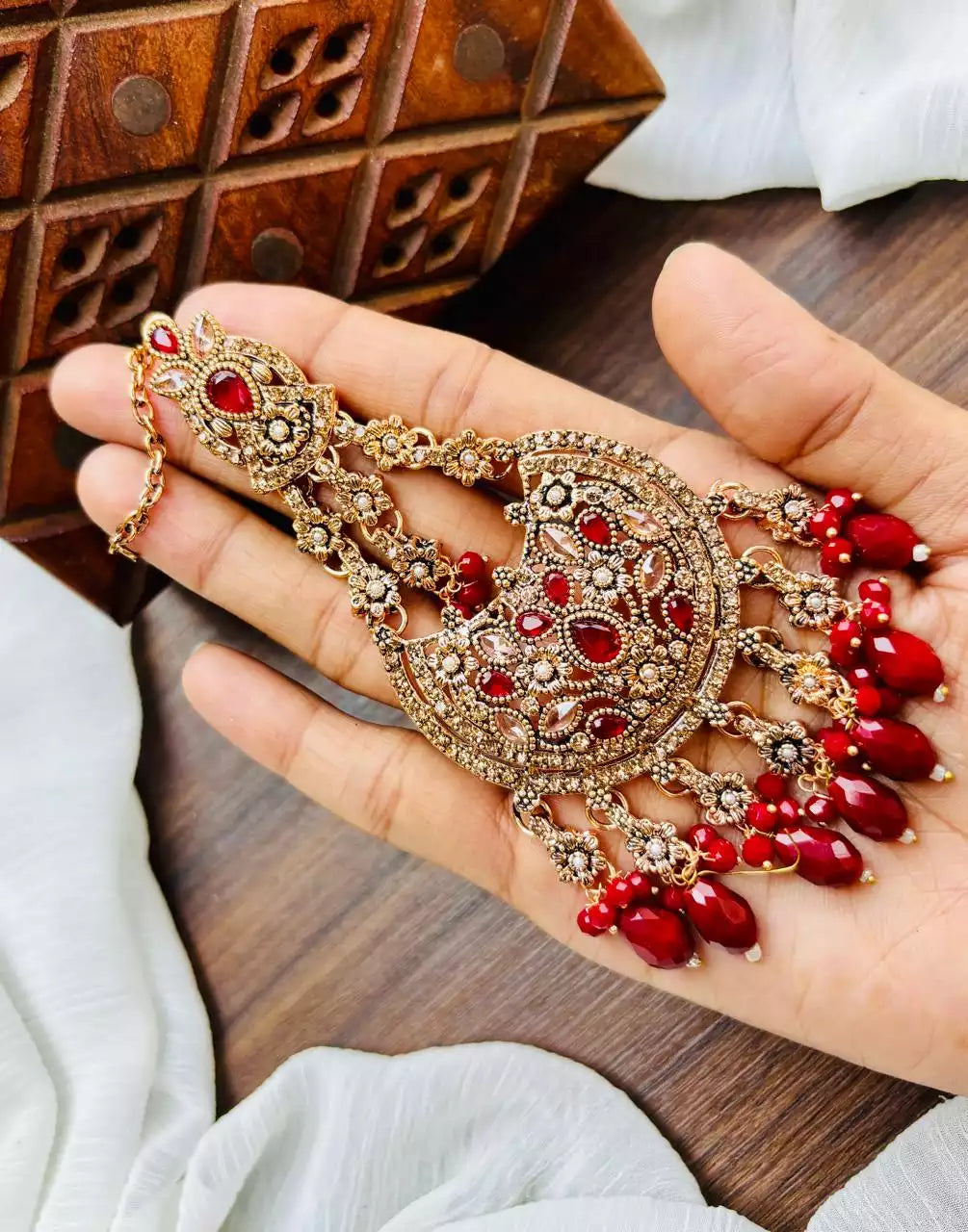 Zircon jhumar