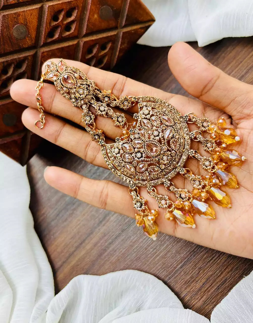 Zircon jhumar