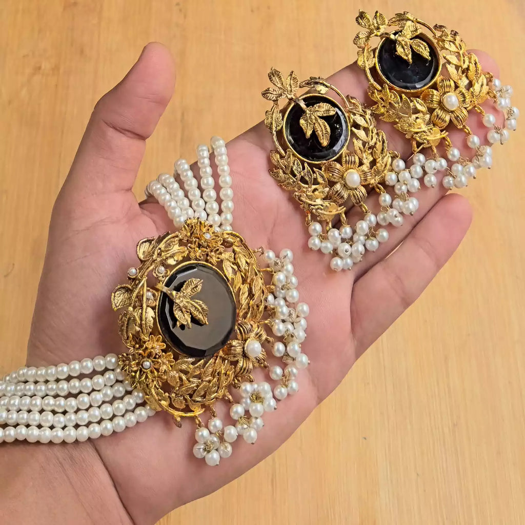 Doublet designer choker set