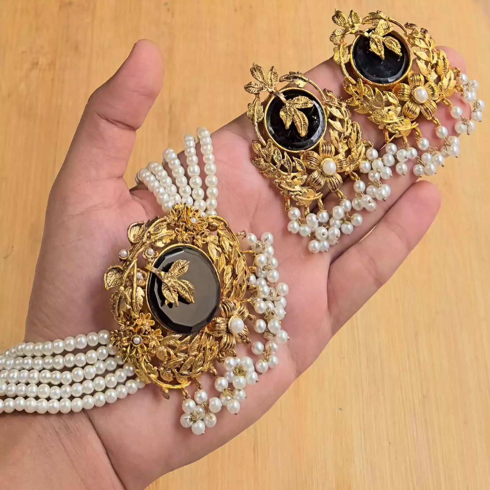 Doublet designer choker set