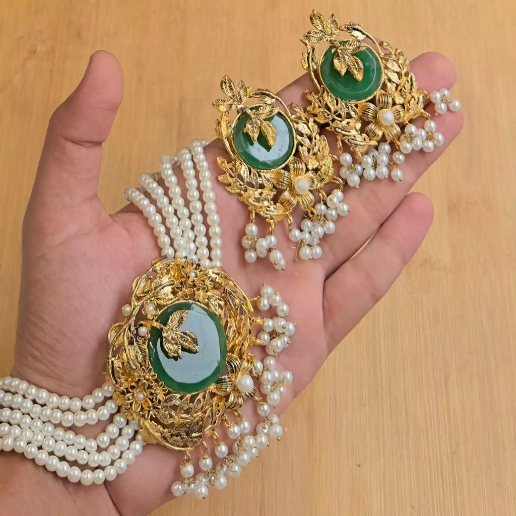 Doublet designer choker set