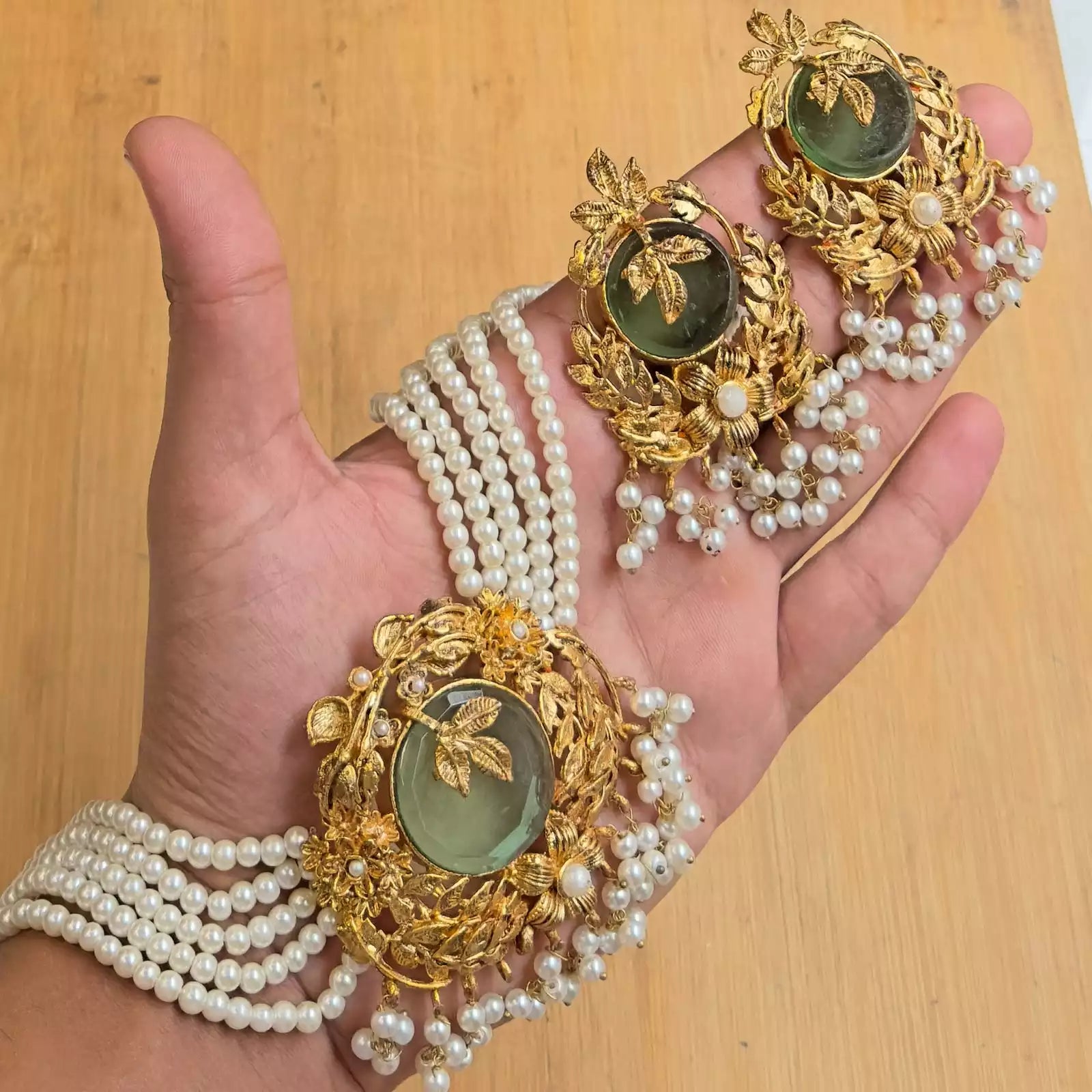 Doublet designer choker set