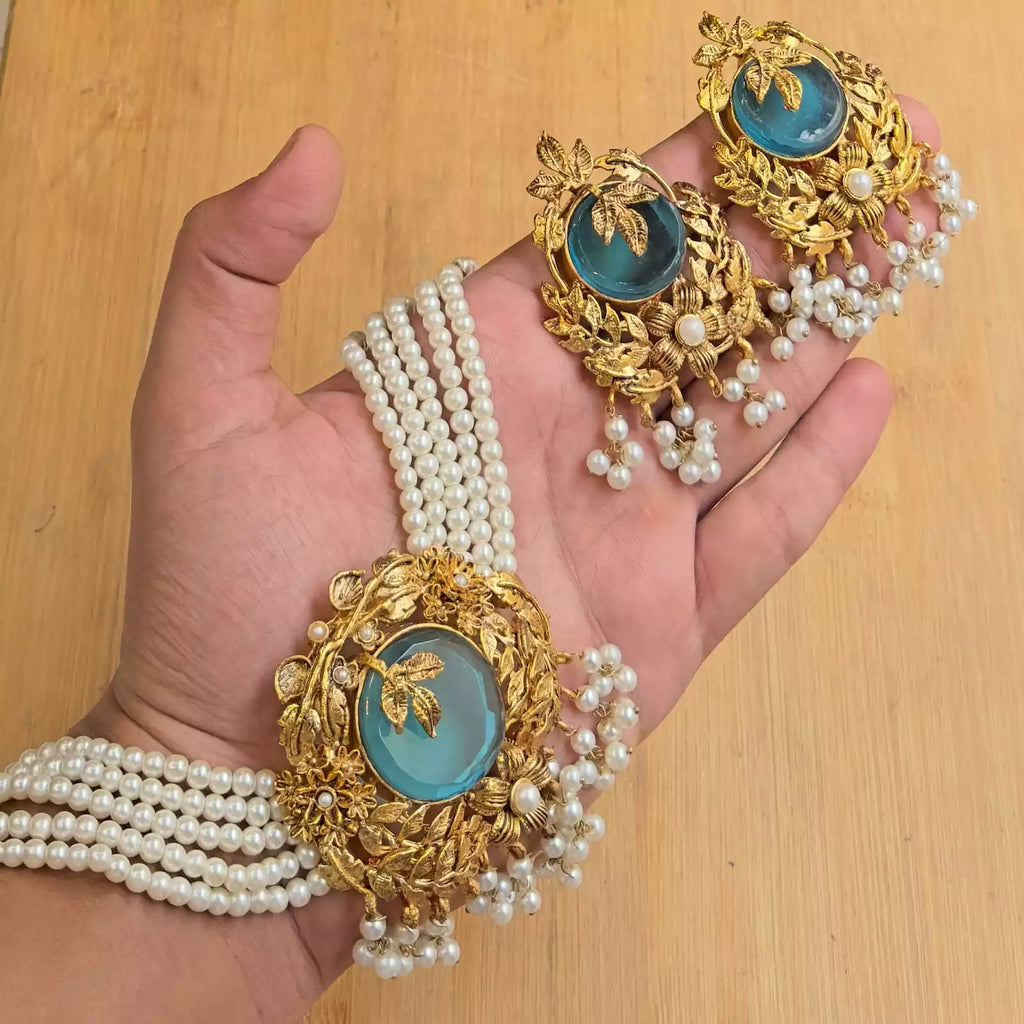 Doublet designer choker set