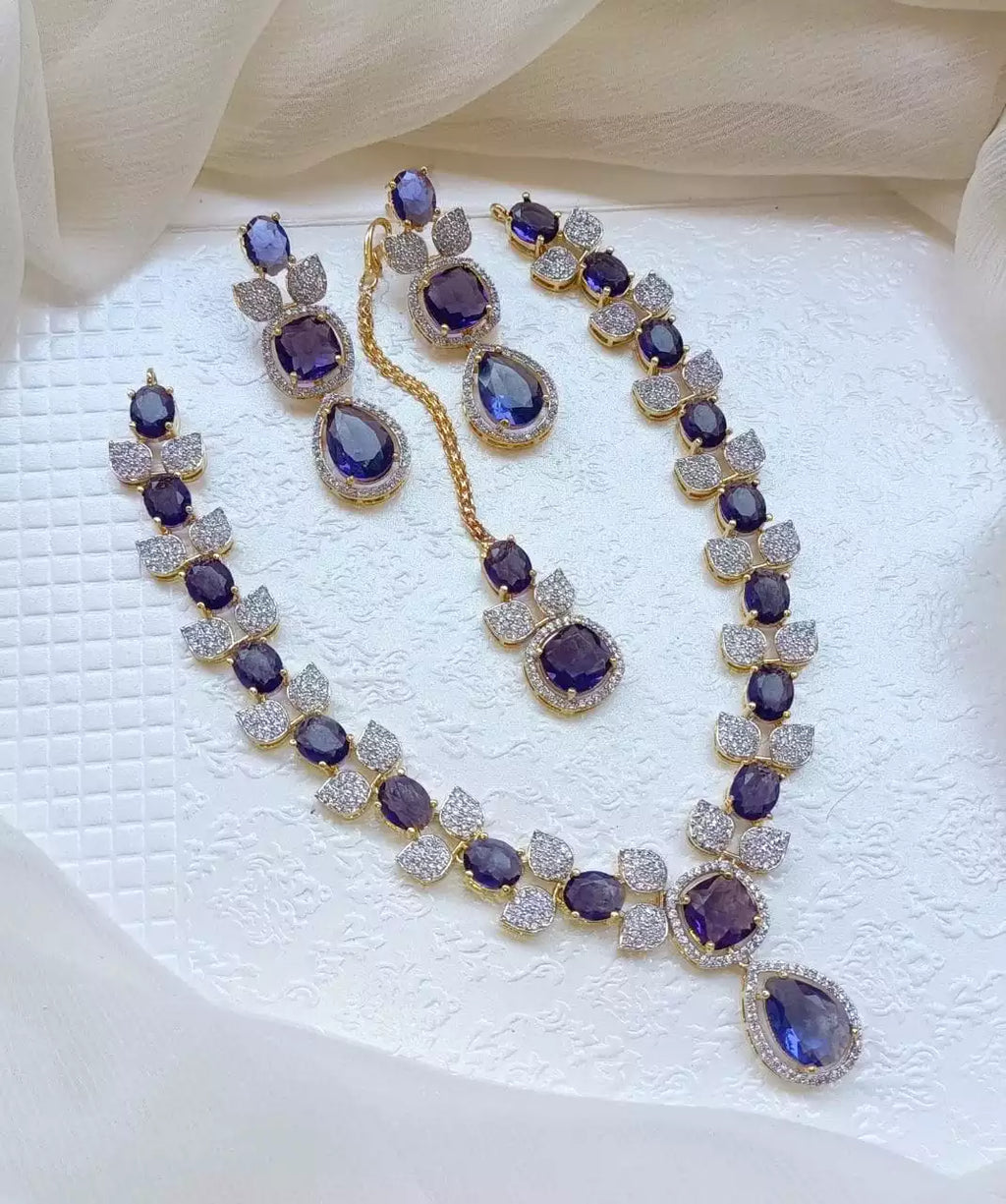 AD necklace set with teeka