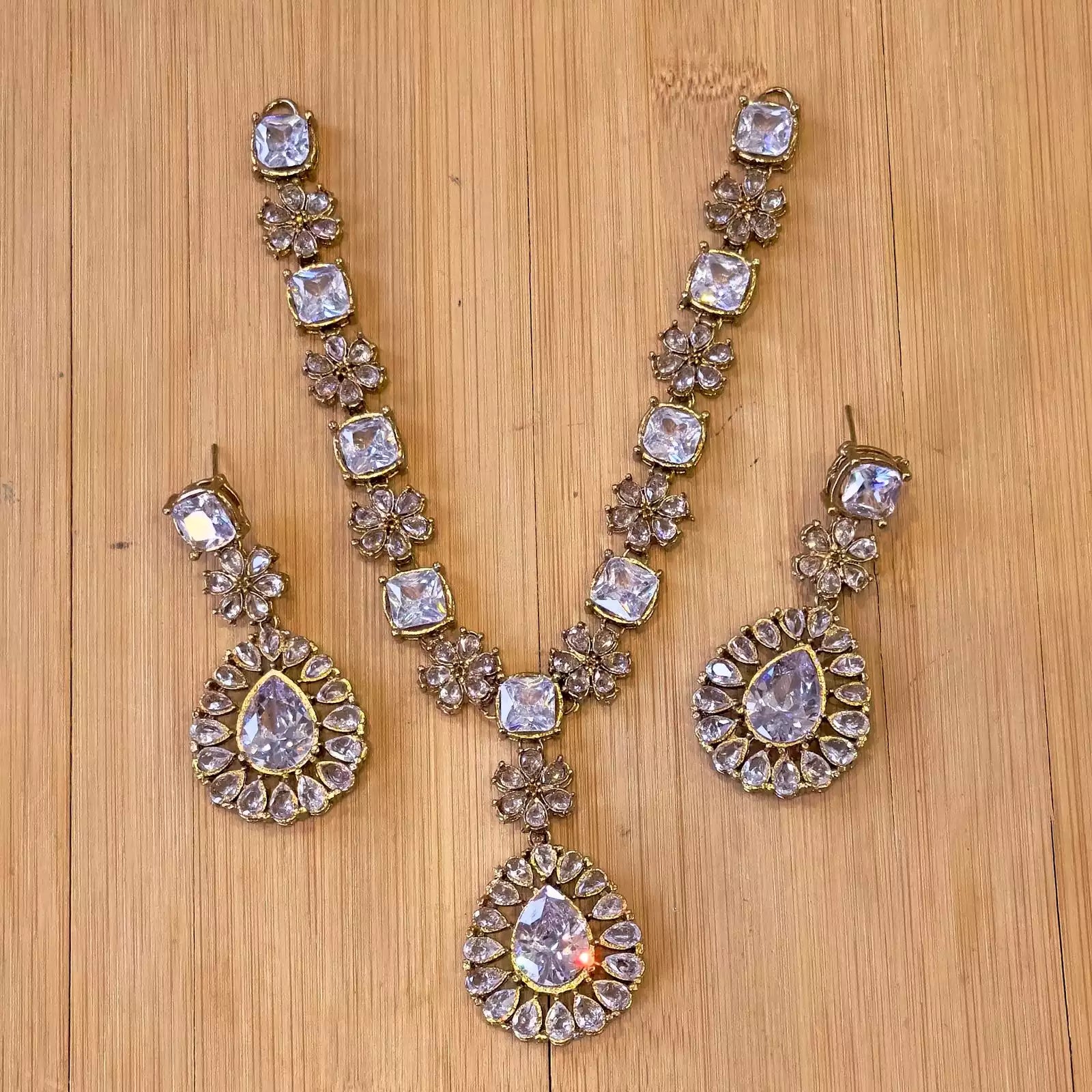 Zircon necklace set