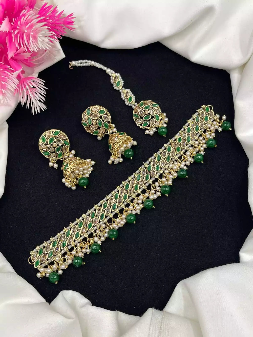 Elegant Choker Set with Teeka