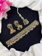 Elegant Choker Set with Teeka