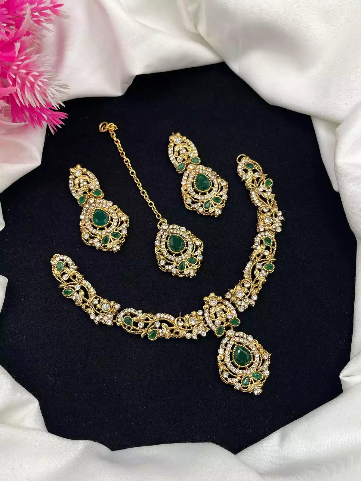 Zircon Necklace Set with Teeka Main image