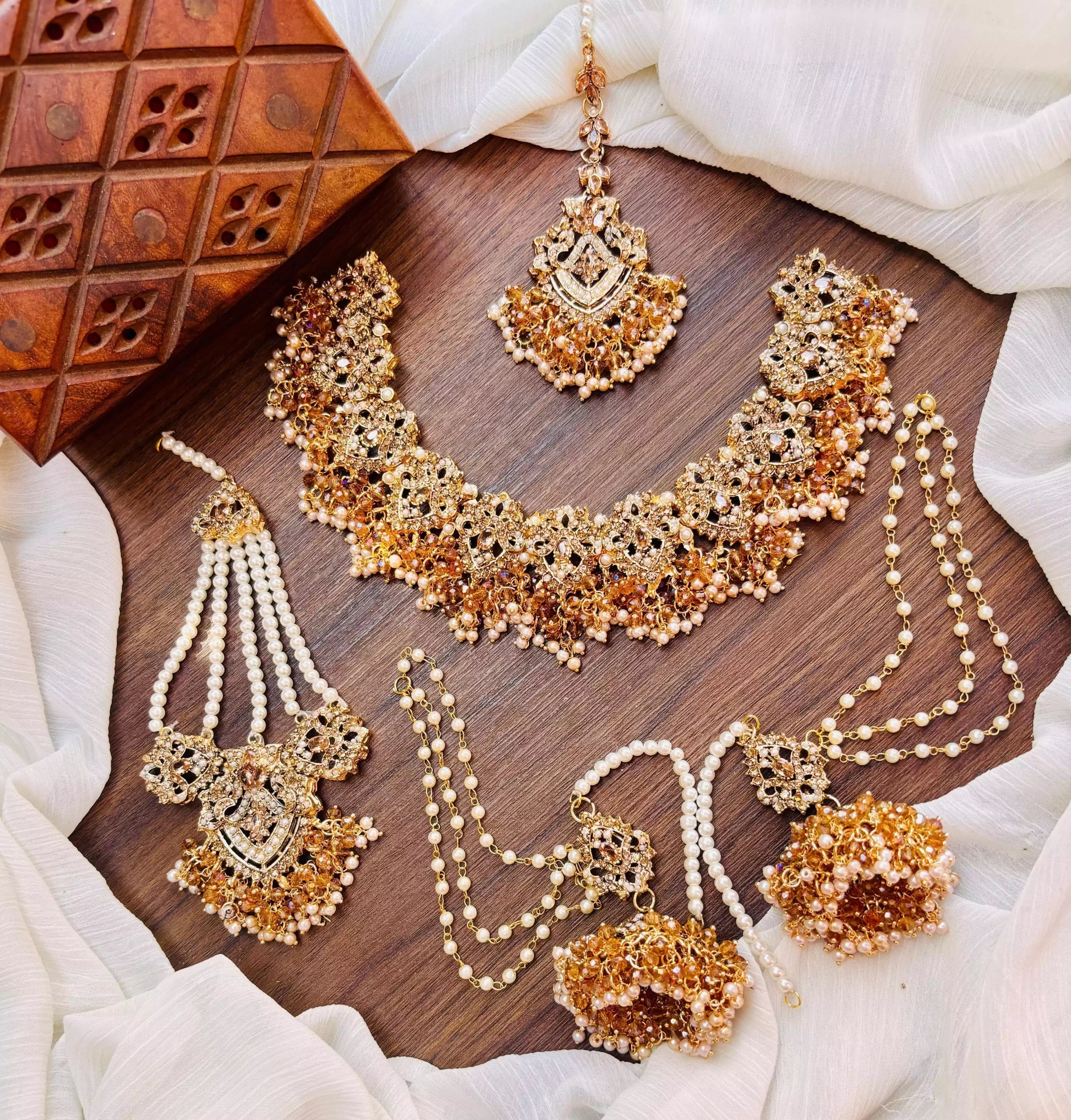 Noratan Bridal Set With Jhumar