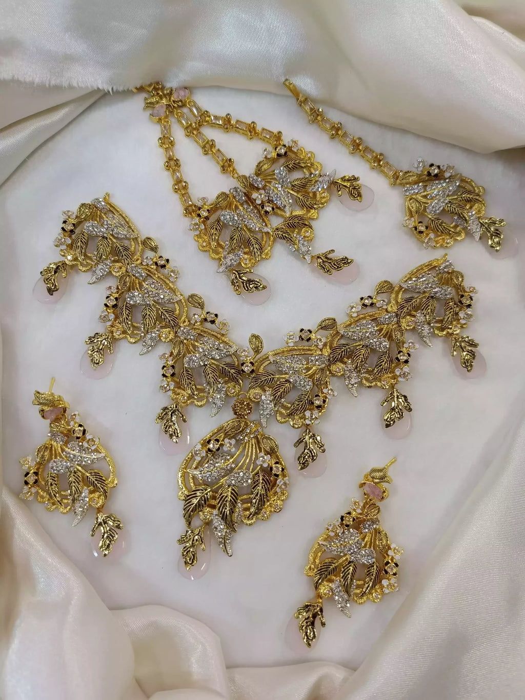 Designer Bridal Set With Jhumar