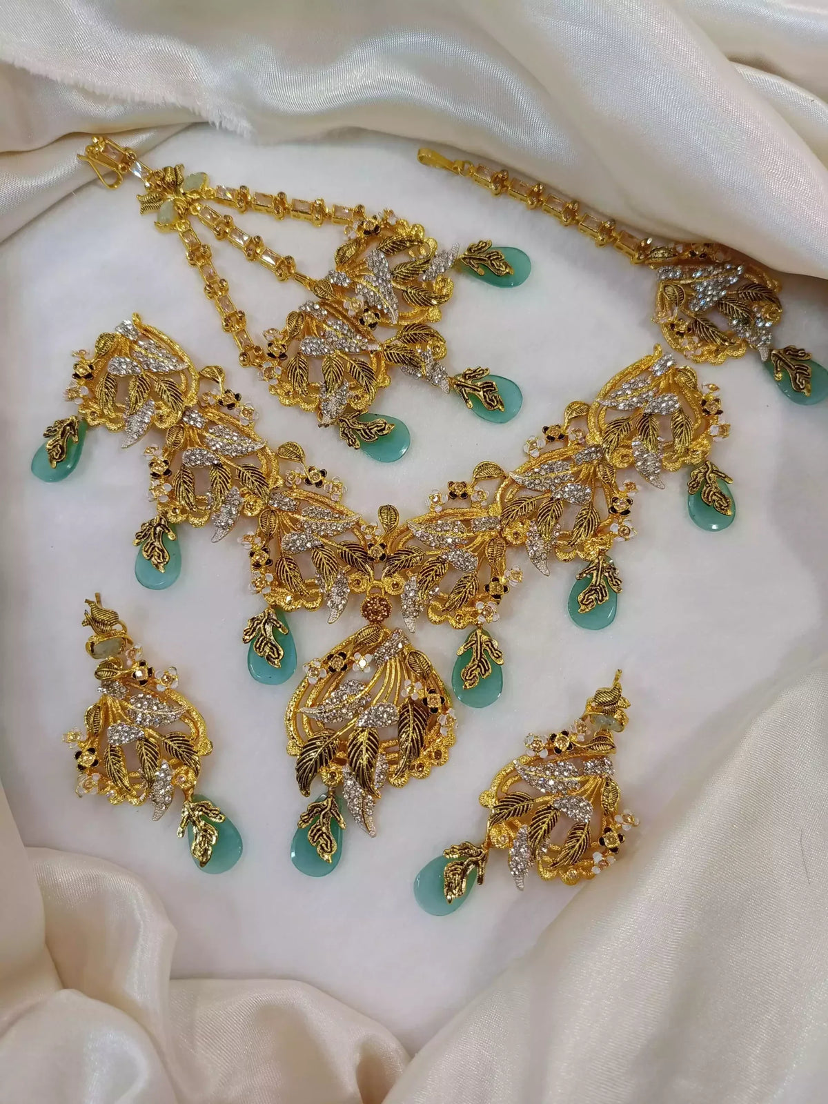 Designer Bridal Set With Jhumar Main image