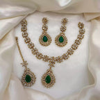 Zircon necklace set with teeka